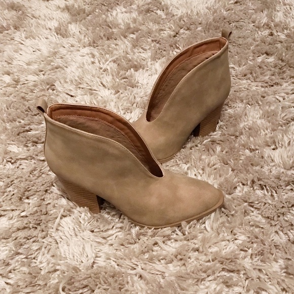 Last Pair! Taupe V Front Ankle Booties - Picture 2 of 4